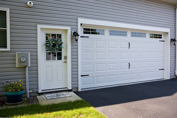 24/7 Emergency Garage Door Panel Replacement experts in Cumberland Center, ME